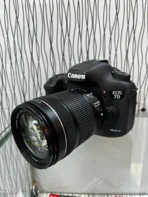 Canon 7D mark II+18-200 نو نو با گارانتی و تجهیزات دست دوم